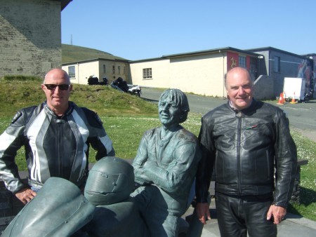TT-2012-Memorial  du grand Joey DUNLOP mort en course